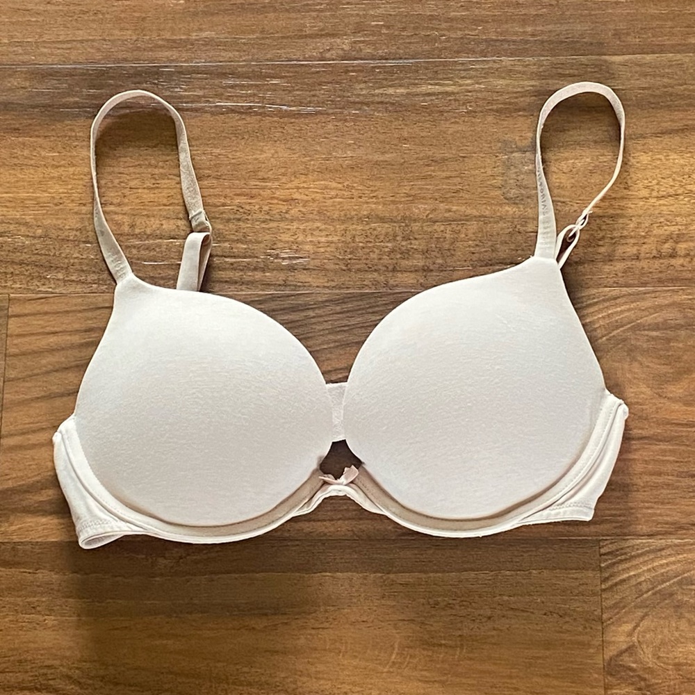 Victoria’s Secret Nude‎ Plunge Bra 34D